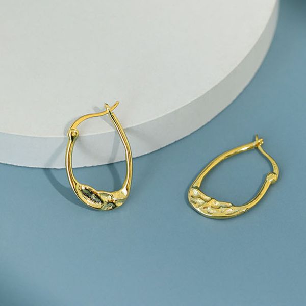 2020 new ins irregular hoop earring fine trendy jewelry gift sterling silver earrings for women korean gold earing pendientes, Golden;silver
2020 new ins irregular hoop earring fine trendy jewelry gift sterling silver earrings for women korean gold earing pendientes, Golden;silver
