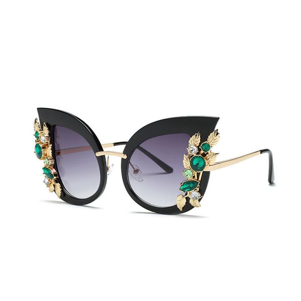 new fashion green diamond sunglasses women luxury cat eye sunglasses transparent frame vintage shades 0067 01, Silver
new fashion green diamond sunglasses women luxury cat eye sunglasses transparent frame vintage shades 0067 01, Silver