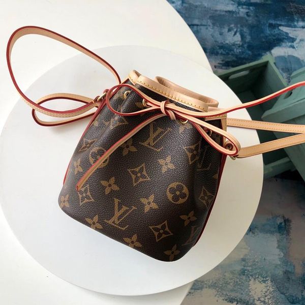 christmas sale fashion makeup bags genuine leather handbags leather bucket bag women flower printing crossbody bag purse with box
christmas sale fashion makeup bags genuine leather handbags leather bucket bag women flower printing crossbody bag purse with box