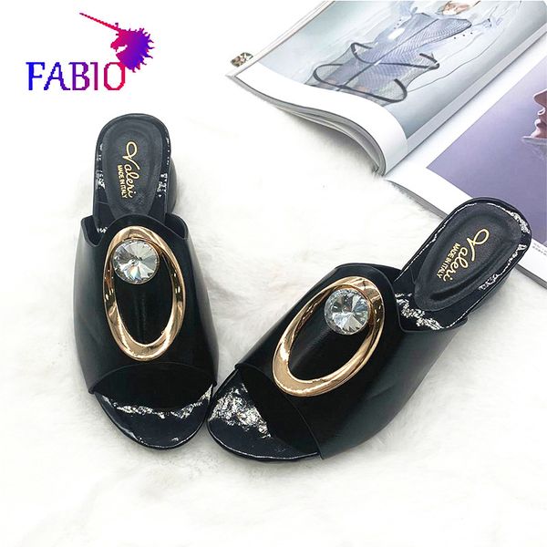 2020 new autumn with low with diamond buttons suitable for ladies slippers and girls slippers, Black
2020 new autumn with low with diamond buttons suitable for ladies slippers and girls slippers, Black