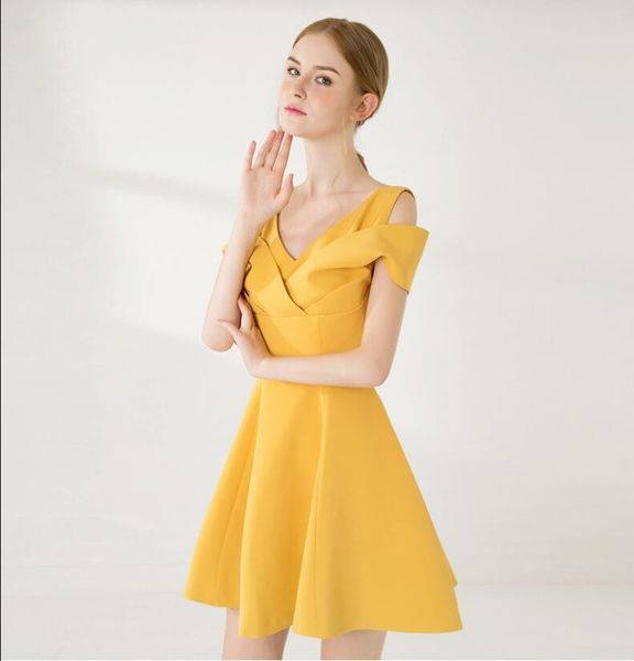 the new style of loose and thin silk dress shows the middle length of the slim silk dress dresses for grade, Black;gray
the new style of loose and thin silk dress shows the middle length of the slim silk dress dresses for grade, Black;gray