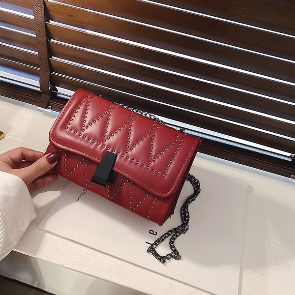 2020 new ladies shoulder bag pu small square bag fashion magnetic buckle rivet texture chain diagonal cross
2020 new ladies shoulder bag pu small square bag fashion magnetic buckle rivet texture chain diagonal cross