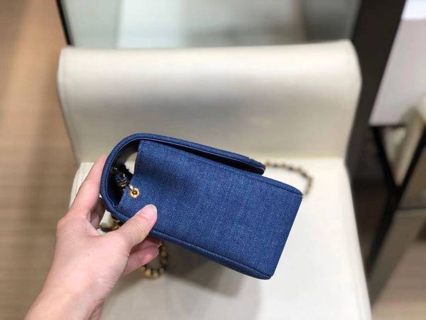 the network's most high-end quality new women's handbag 1:1 high-quality customized with shoulder strap fashion celebrity essentia
the network's most high-end quality new women's handbag 1:1 high-quality customized with shoulder strap fashion celebrity essentia