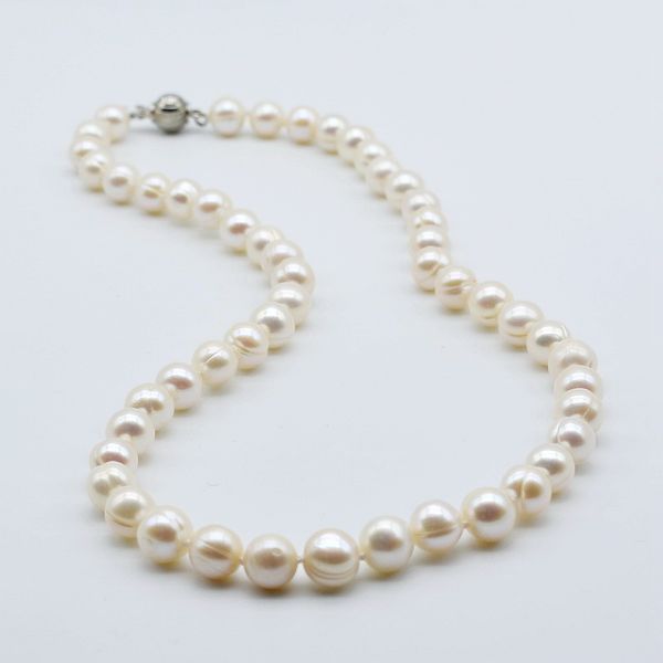 chokers classic ladies necklace, natural white freshwater pearl, round shape, diameter 8-9mm, short pearl necklace, Golden;silver
chokers classic ladies necklace, natural white freshwater pearl, round shape, diameter 8-9mm, short pearl necklace, Golden;silver