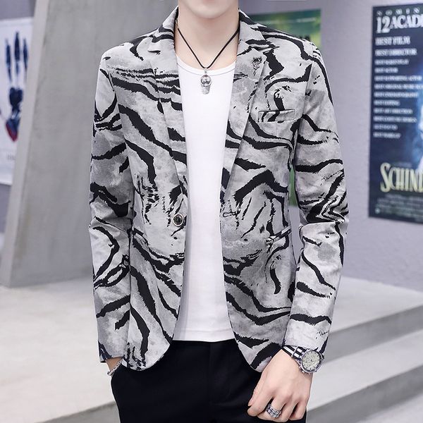 suit men's 2020 spring new style korean-style slim fit single west coat youth trend printed cool casual suit, White;black
suit men's 2020 spring new style korean-style slim fit single west coat youth trend printed cool casual suit, White;black