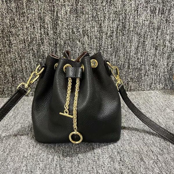 2020 new luxury fashion women leather handbags summer wild first layer soft cowhide pumping bucket bag shoulder messenger bags
2020 new luxury fashion women leather handbags summer wild first layer soft cowhide pumping bucket bag shoulder messenger bags
