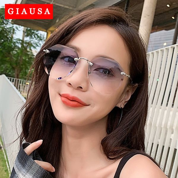 2020 rimless sunglasses women brand designer sun glasses gradient shades cutting lens ladies frameless metal eyeglasses uv400, White;black
2020 rimless sunglasses women brand designer sun glasses gradient shades cutting lens ladies frameless metal eyeglasses uv400, White;black