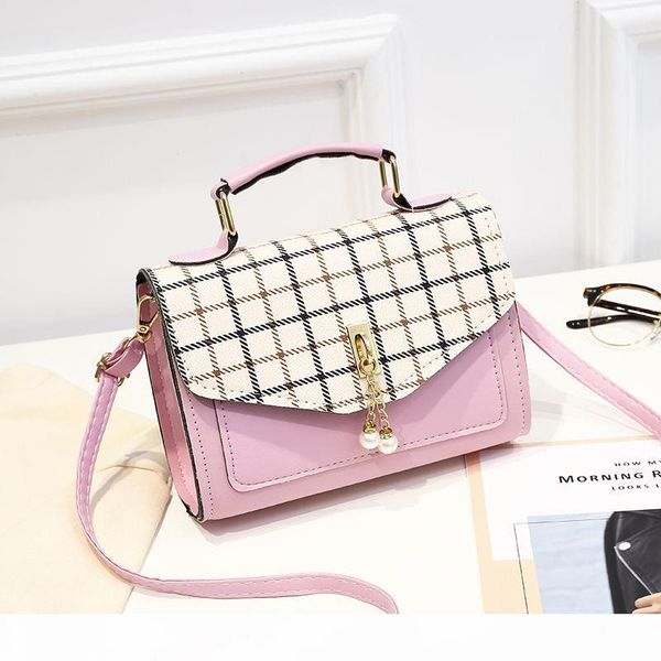 golden bag female 2020 new crystal diamond dinner banquet holding one shoulder messenger small square bag trendy fashion clutch bag
golden bag female 2020 new crystal diamond dinner banquet holding one shoulder messenger small square bag trendy fashion clutch bag