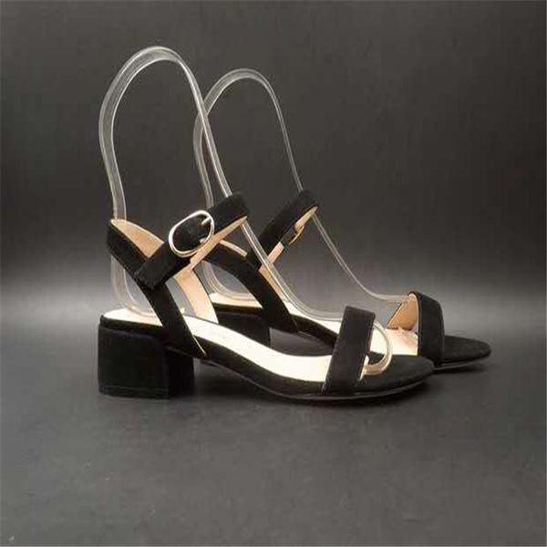 a word fashion sandal strap female paragraph in the summer of 2020 with skirt fairy thick with the wind in high-end contract, Black
a word fashion sandal strap female paragraph in the summer of 2020 with skirt fairy thick with the wind in high-end contract, Black