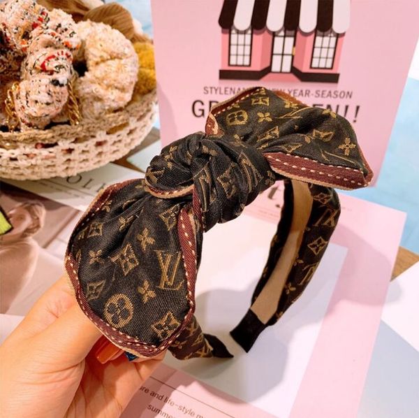 2020 original custom retro denim print thickened fabric wide edge big bow non-slip headband headband jewelry, Silver
2020 original custom retro denim print thickened fabric wide edge big bow non-slip headband headband jewelry, Silver