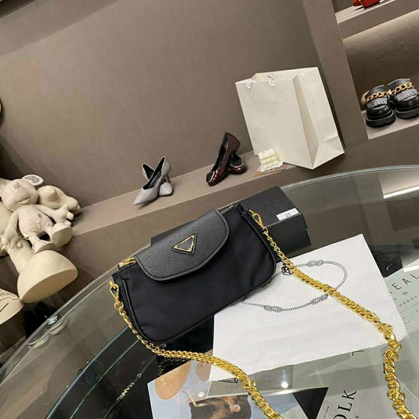 women's designer's crossbody chain bag fashion shoulder baguettes small size solid black with pockets vintage style pd20092314
women's designer's crossbody chain bag fashion shoulder baguettes small size solid black with pockets vintage style pd20092314