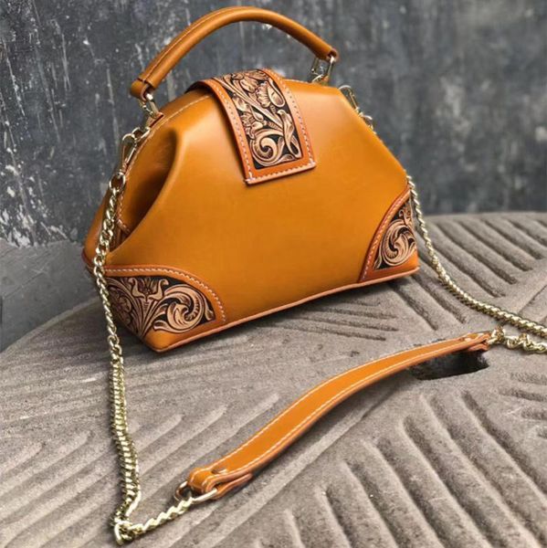 hand carved designer genuine leather hasp closure women's hobos clutch purse lady small handbag chain strap female shoulder bag
hand carved designer genuine leather hasp closure women's hobos clutch purse lady small handbag chain strap female shoulder bag