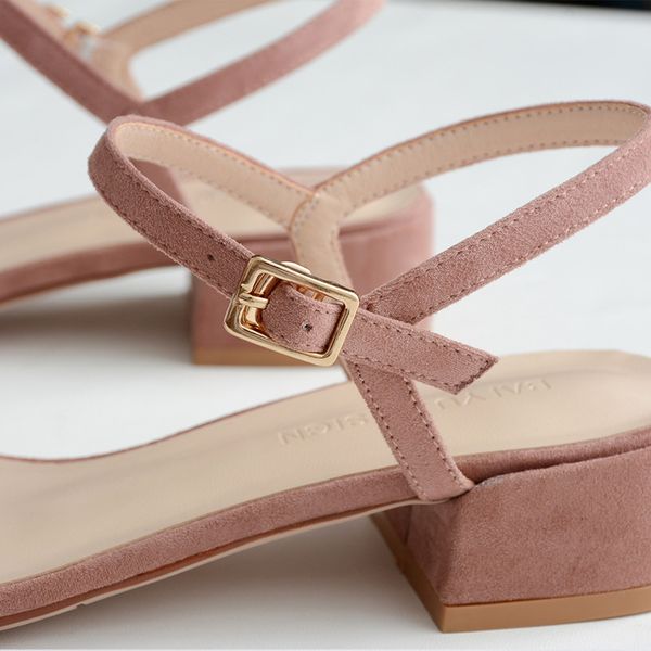2020 new style women's strap sandals summer chunky-heel sandals women's low heel shoes, Black
2020 new style women's strap sandals summer chunky-heel sandals women's low heel shoes, Black
