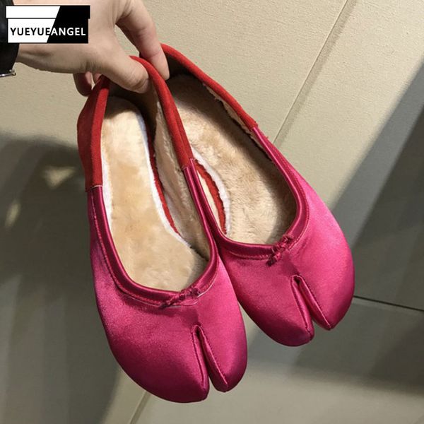 vintage women split toe slip on loafers casual shallow flats shoes fashion comfortable streetwear shoes 2020 summer ladies, Black
vintage women split toe slip on loafers casual shallow flats shoes fashion comfortable streetwear shoes 2020 summer ladies, Black