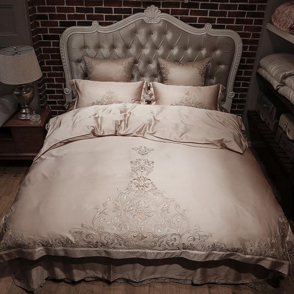 gold silver luxury embroidered bedding set 60stencel silk soft bedclothes j/6pcs king size duvet cover sets bed sheet set
gold silver luxury embroidered bedding set 60stencel silk soft bedclothes j/6pcs king size duvet cover sets bed sheet set
