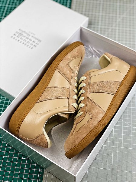 2020 suede patchwork leather sneakers men women couples non-slip casual shoes low-cut shoe, Black
2020 suede patchwork leather sneakers men women couples non-slip casual shoes low-cut shoe, Black