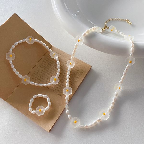 huanzhi 2020 new retro elegant sweet freshwater pearls transparent little daisy choker necklace for women summer jewelry, Silver
huanzhi 2020 new retro elegant sweet freshwater pearls transparent little daisy choker necklace for women summer jewelry, Silver