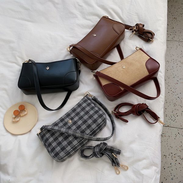 textured fashion baguette bag women's bag new retro flow shoulder simple messenger
textured fashion baguette bag women's bag new retro flow shoulder simple messenger