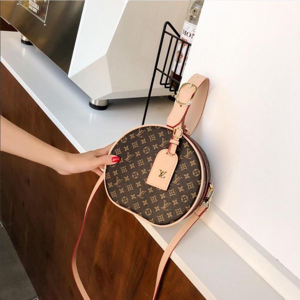 fashionable women's bag shoulder bag fringed disco bag for ladies fringed lychee side women's messenger 21cm
fashionable women's bag shoulder bag fringed disco bag for ladies fringed lychee side women's messenger 21cm