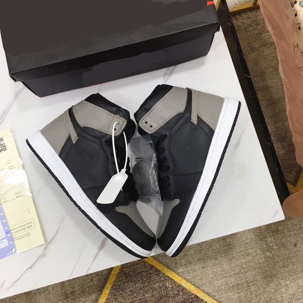 2020 new luxury original single men's and women's high sb sneakers campus students sb basketball shoes coach shoes shi, Black
2020 new luxury original single men's and women's high sb sneakers campus students sb basketball shoes coach shoes shi, Black