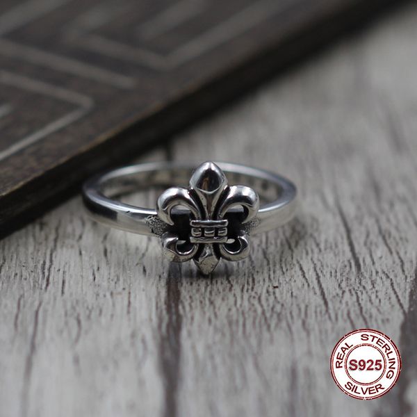 s925 pure silver men's ring personality retro the punk style the thin side ship anchor the ring gift to your lover
s925 pure silver men's ring personality retro the punk style the thin side ship anchor the ring gift to your lover