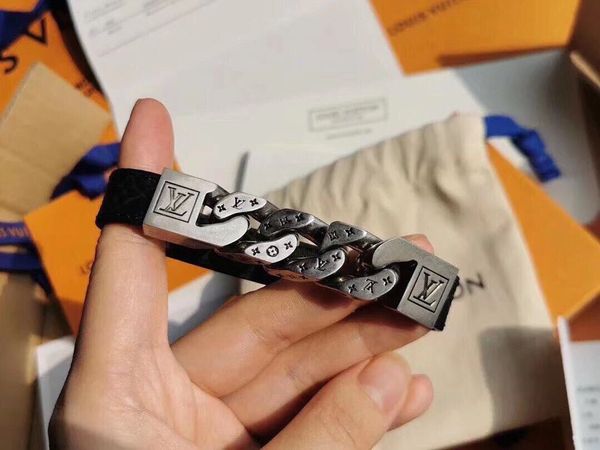 monochain reverso design men women bracelet titanium steel with leather engrave silver thick chain link bracelets with box, Black
monochain reverso design men women bracelet titanium steel with leather engrave silver thick chain link bracelets with box, Black