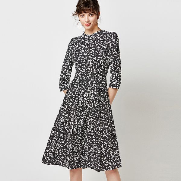 casual dresses elegant o-neck women a-line pleated dress 2021 floral print party midi vintage three quarter sleeve female autumn, Black;gray
casual dresses elegant o-neck women a-line pleated dress 2021 floral print party midi vintage three quarter sleeve female autumn, Black;gray