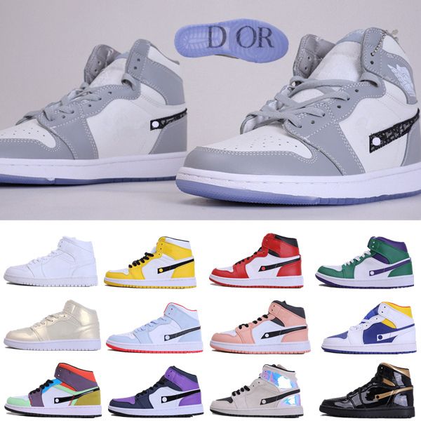 high og 1 jumpman 1s basketball shoes mens shoes sneakers royal blue chicago red women trainers black white sports running shoes
high og 1 jumpman 1s basketball shoes mens shoes sneakers royal blue chicago red women trainers black white sports running shoes