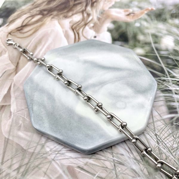 2020 new 925 sterling silver korean version of the u-shaped bracelet is very good to start with 16 + 3 cm long, Black
2020 new 925 sterling silver korean version of the u-shaped bracelet is very good to start with 16 + 3 cm long, Black