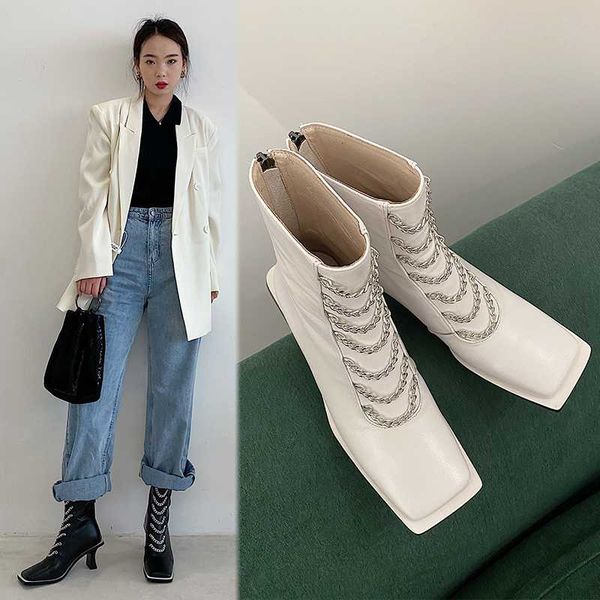 2020 autumn and winter new fashion all-match retro short boots leather chain square head high heel single boots female x402, Black
2020 autumn and winter new fashion all-match retro short boots leather chain square head high heel single boots female x402, Black