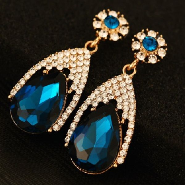 beautiful crystal stone dangle pendant earrings fashion luxury ins sparkling diamond stud earrings for woman girls, Golden;silver
beautiful crystal stone dangle pendant earrings fashion luxury ins sparkling diamond stud earrings for woman girls, Golden;silver