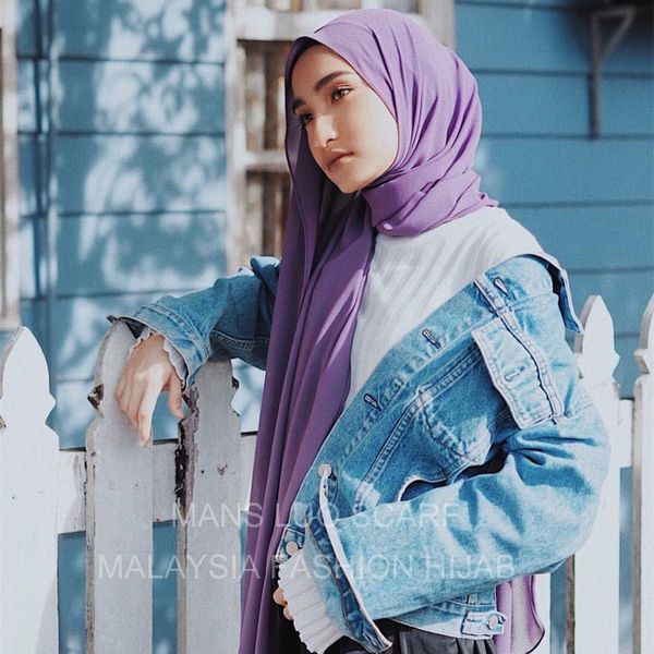 solid color pearl chiffon scarf monochrome scarf europe and america chiffon hijab women fashion wrap headscarf hijab, Blue;gray
solid color pearl chiffon scarf monochrome scarf europe and america chiffon hijab women fashion wrap headscarf hijab, Blue;gray