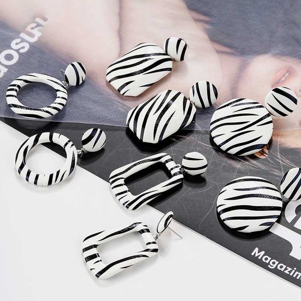 flashbuy 4 цвет zebra stripe падение серьги для женщин женский богемия ювелирные изделия простые этнические ювелирные изделия мотаться серьг, Silver
flashbuy 4 цвет zebra stripe падение серьги для женщин женский богемия ювелирные изделия простые этнические ювелирные изделия мотаться серьг, Silver