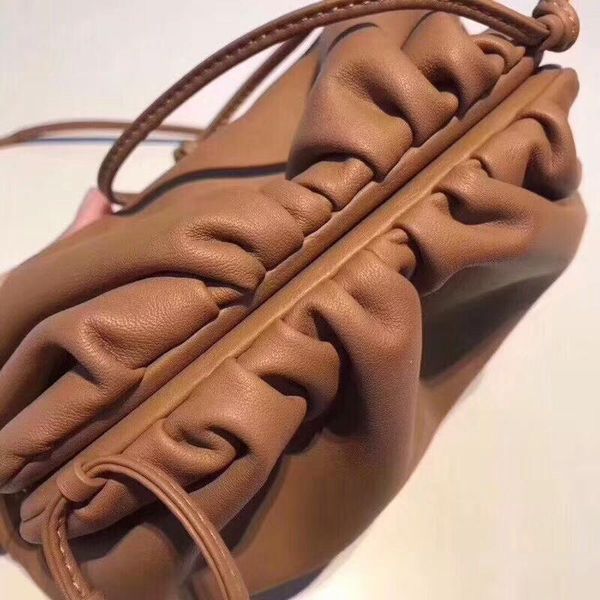 fashion handbag 5 colorsthe pouch soft calfskin ladies small clutch bag cross-body women cloud bag
fashion handbag 5 colorsthe pouch soft calfskin ladies small clutch bag cross-body women cloud bag