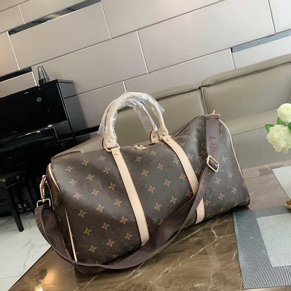 large capacity travel bag fashion handbag shoulder bag outdoor storage bag men's and women's travel bags
large capacity travel bag fashion handbag shoulder bag outdoor storage bag men's and women's travel bags
