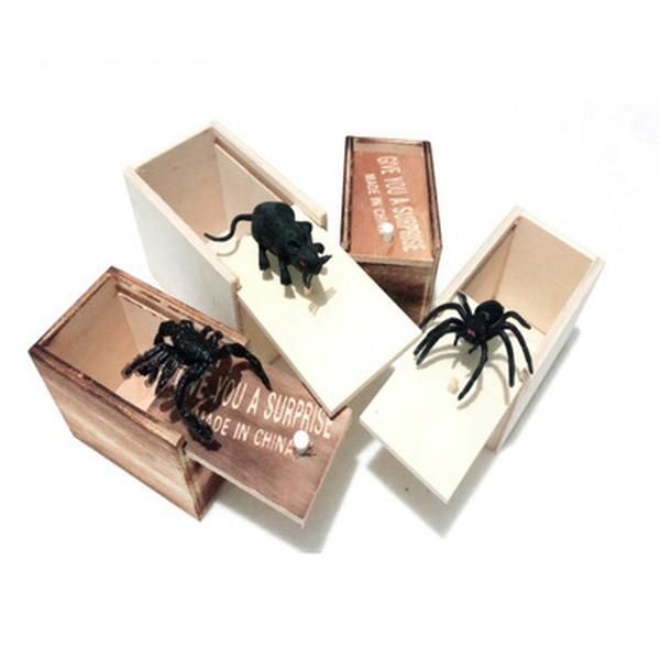 surprise spider wooden box funny joke prank animal toys terror tricky toy fit home decorations new arrival eea1028
surprise spider wooden box funny joke prank animal toys terror tricky toy fit home decorations new arrival eea1028
