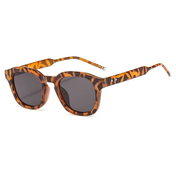 sunglasses 2021 retro square women fashion plastic material lenses brand design transparent 3317 uv400 eyewear, White;black
sunglasses 2021 retro square women fashion plastic material lenses brand design transparent 3317 uv400 eyewear, White;black