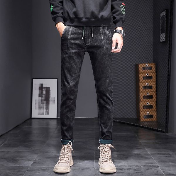 model high elastic denim trousers male gray background new winter cultivate one's morality, Blue 
model high elastic denim trousers male gray background new winter cultivate one's morality, Blue