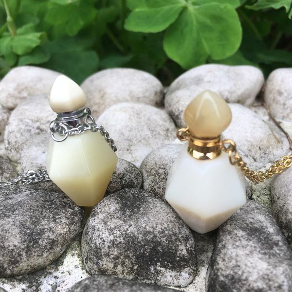 gems point necklace pointed bottle cap perfume bottle pendant,essential oil diffuser, gift necklace, Silver
gems point necklace pointed bottle cap perfume bottle pendant,essential oil diffuser, gift necklace, Silver