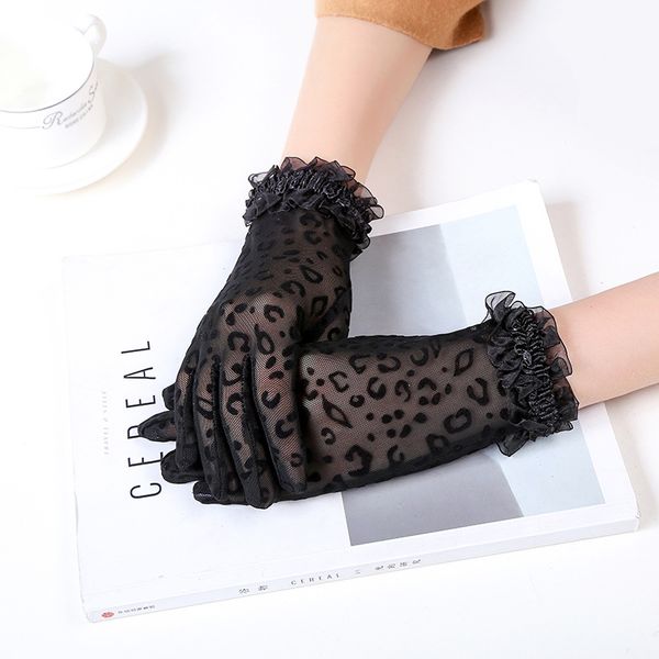 summer new black leopard ladies lace sunscreen gloves fashion lace flocking mesh short thin gloves, Blue;gray
summer new black leopard ladies lace sunscreen gloves fashion lace flocking mesh short thin gloves, Blue;gray