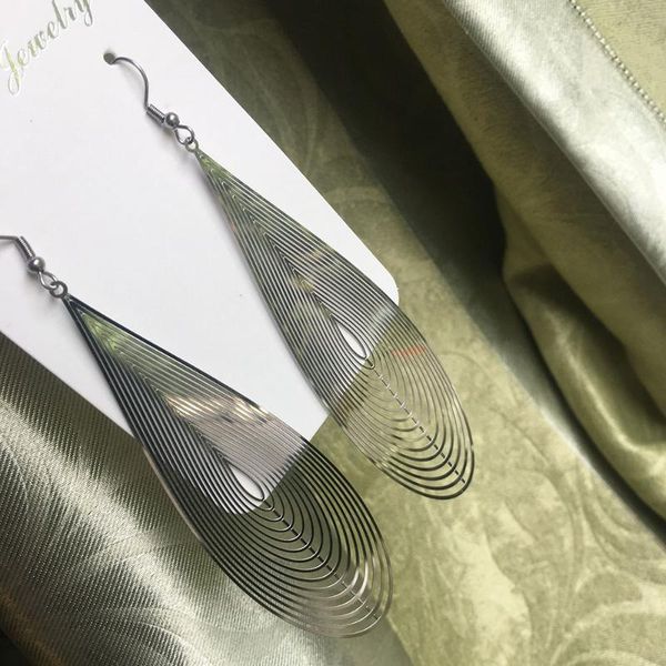 dangle & chandelier korean earrings hoops for women oval water drop earring 2021 party dinner, Silver
dangle & chandelier korean earrings hoops for women oval water drop earring 2021 party dinner, Silver