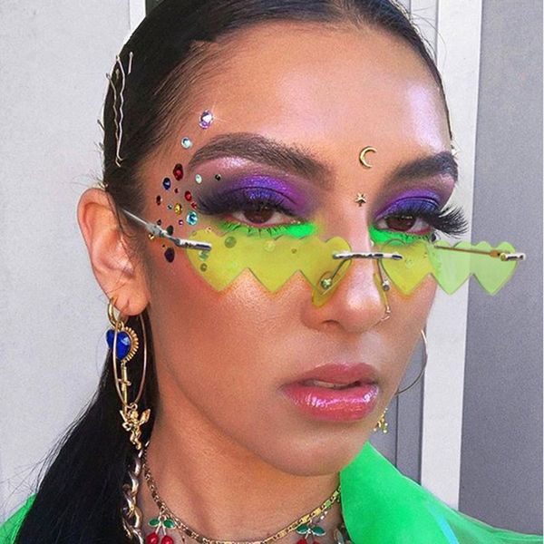 2020 small rimless punk sunglasses women luxury fashion red pink heart unique rectangle sun glasses for female vintage lunette, White;black
2020 small rimless punk sunglasses women luxury fashion red pink heart unique rectangle sun glasses for female vintage lunette, White;black