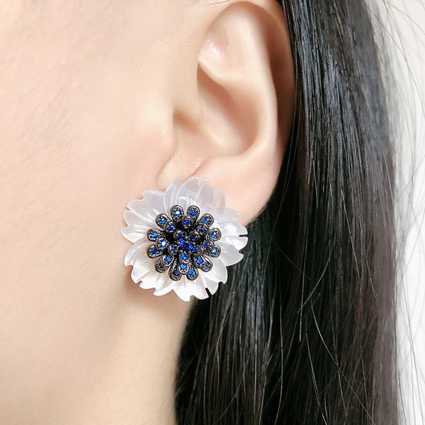 stud funmode beauty charm flower design women bridal earrings for engagement gifts shell material cz earring wholesale fe26, Golden;silver
stud funmode beauty charm flower design women bridal earrings for engagement gifts shell material cz earring wholesale fe26, Golden;silver