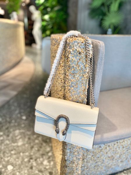 2020 white premium diamond buckle bag handbag wallet designer backpack Sac à main card holder suitcase duffle bag wallet bag
2020 white premium diamond buckle bag handbag wallet designer backpack Sac à main card holder suitcase duffle bag wallet bag