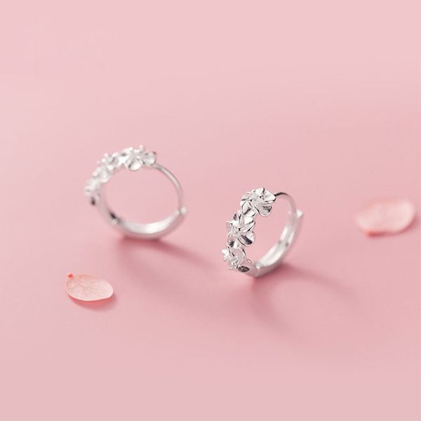 elegant flower earring small zircon 925 sterling silver hoop earrings for women jewelry trendy female girl gifts new wholesale, Golden;silver
elegant flower earring small zircon 925 sterling silver hoop earrings for women jewelry trendy female girl gifts new wholesale, Golden;silver