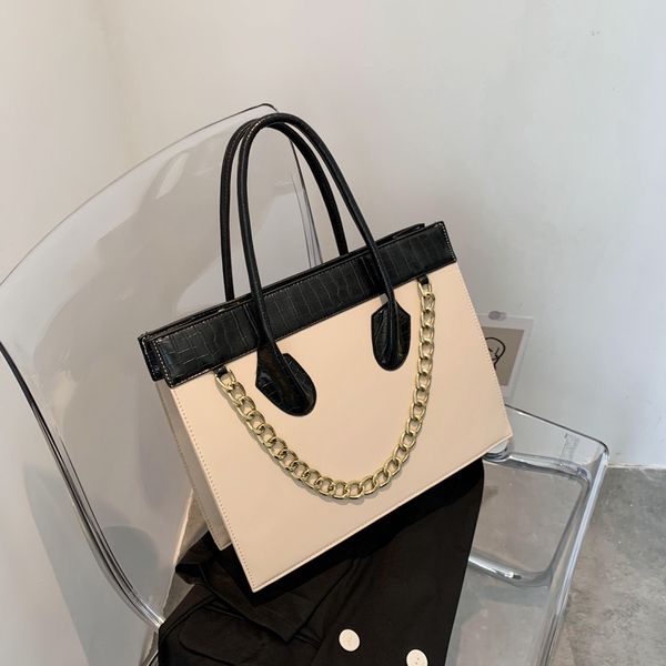 contrasting color large capacity handbag 2020 new style women's designer shoulder chain underarm bag
contrasting color large capacity handbag 2020 new style women's designer shoulder chain underarm bag