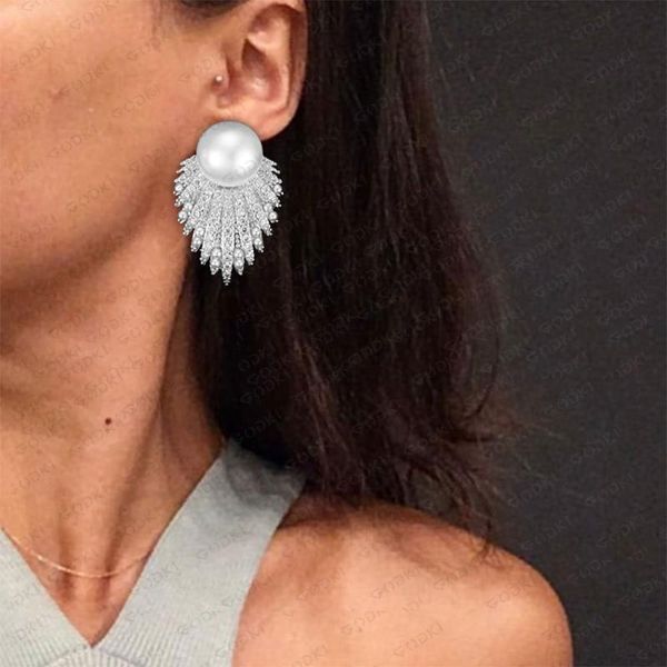 godki фейерверки shell pearl stud серьга для женщин свадебного cz brincos букле d'oreille 2020 богемии ювелирных изделий hot, Golden;silver
godki фейерверки shell pearl stud серьга для женщин свадебного cz brincos букле d'oreille 2020 богемии ювелирных изделий hot, Golden;silver