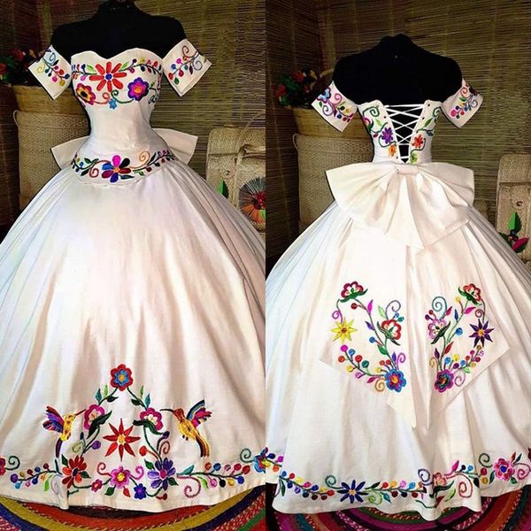 mexican embroidered quinceanera dresses off shoulder crost back gowns sweet 15 dress girls ball gown theme prom vestidos, Blue;red
mexican embroidered quinceanera dresses off shoulder crost back gowns sweet 15 dress girls ball gown theme prom vestidos, Blue;red