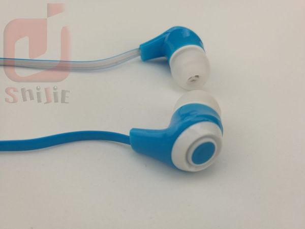 2017 new 1.2m in-ear earphone flat noodle design wire earphone with mic blue white black noodle earphone with mic soft material 500ps/lot
2017 new 1.2m in-ear earphone flat noodle design wire earphone with mic blue white black noodle earphone with mic soft material 500ps/lot