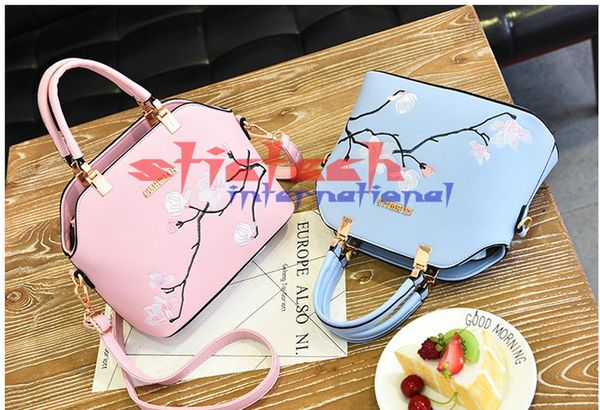 by dhl or ems 50pcs women bag zipper handbag flower quality bags national style tote ladies evening bag
by dhl or ems 50pcs women bag zipper handbag flower quality bags national style tote ladies evening bag